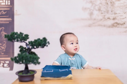 丹东怀孕多久会小腹隆起